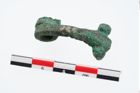 Foto von Bronzezweiknopffibel (NHMW-PRAE-024021)